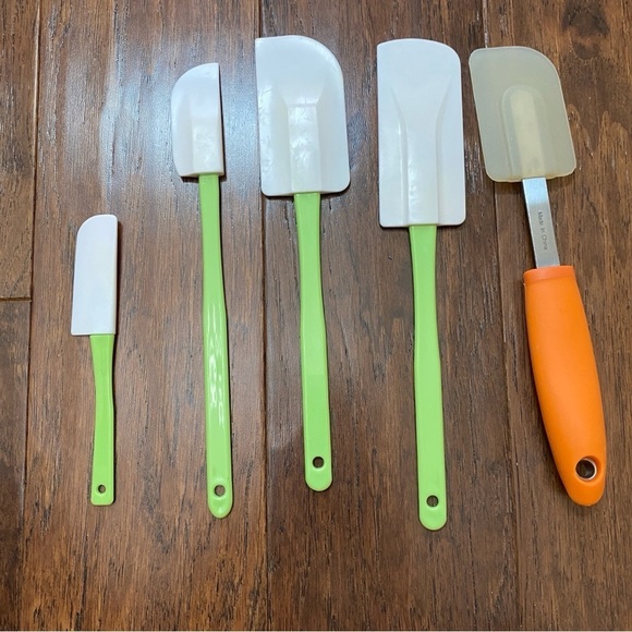 EUC Spatula Scraper Lime Green Orange - Picture 2 of 4